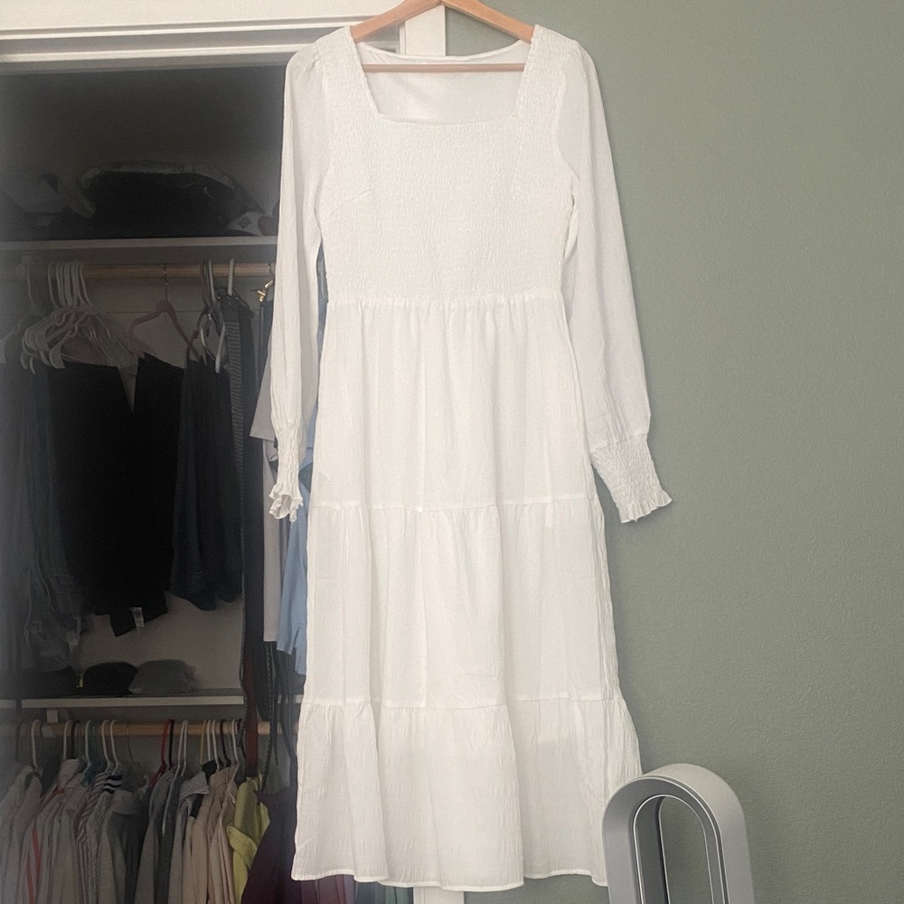 Elegant White Long Sleeve Dress